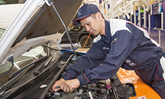 自動車整備士さんってどんな仕事？